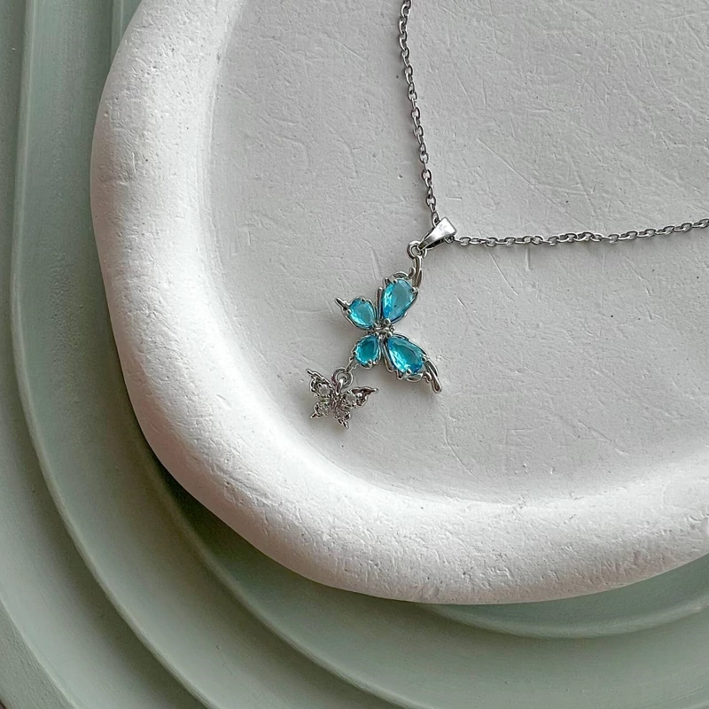 گردنبند پروانه آویزدار