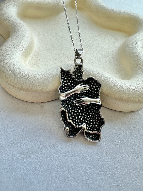 گردنبند بغل کردن ایران