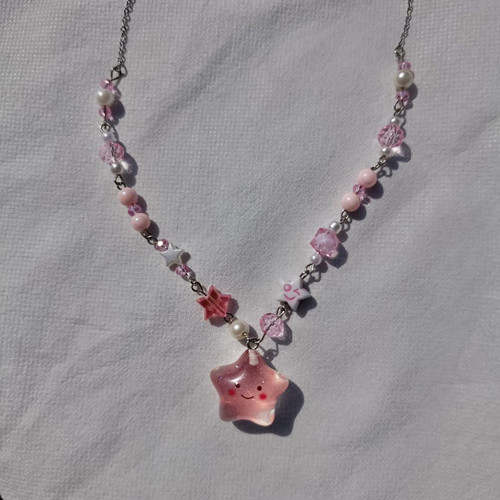 گردنبند دستساز صورتی