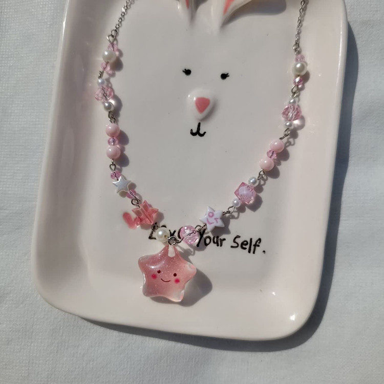 گردنبند دستساز ستاره