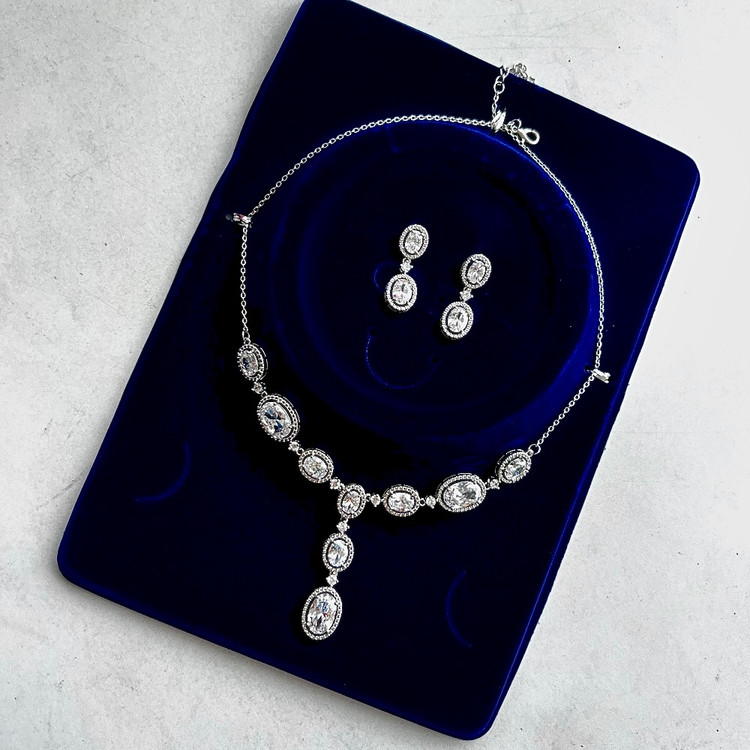 ست گردنبند و گوشواره جواهری