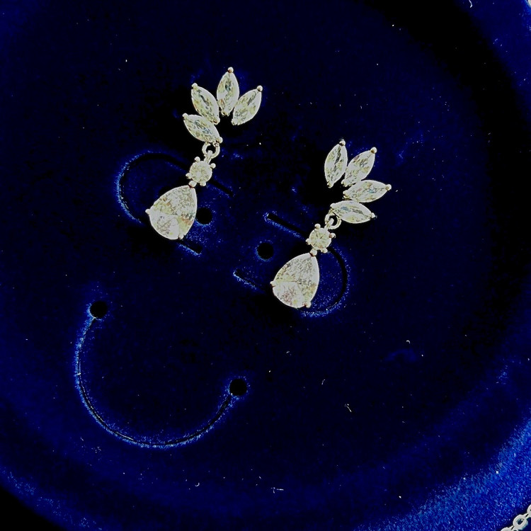 گوشواره جواهری